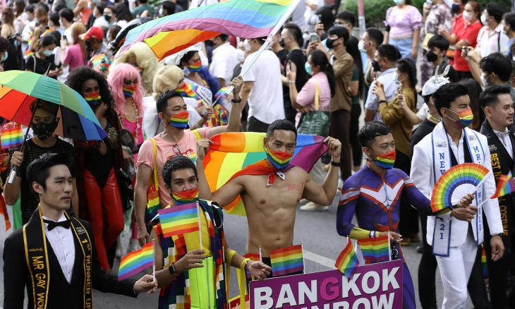 Kaum Gay Bergembira Setelah RUU Pernikahan Sesama Jenis di Thailand Disahkan