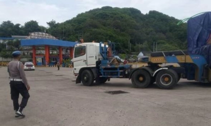 Patung Presiden Jokowi Tiba di NTB