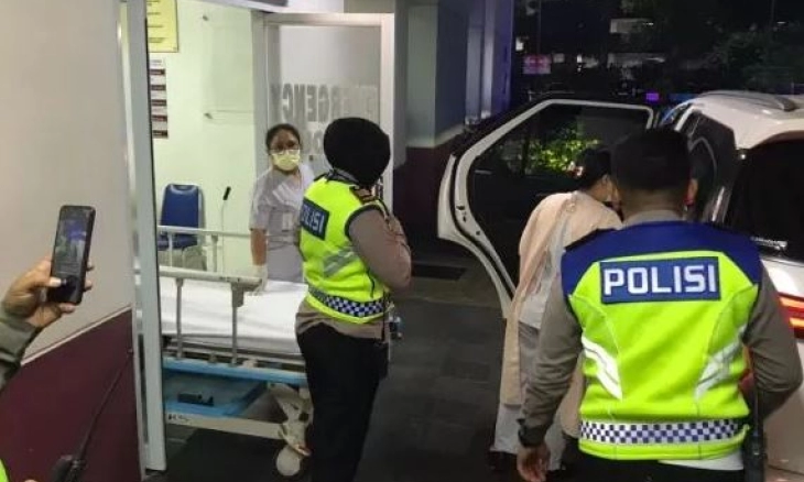 Personel Satlantas Polrestro Jakpus Evakuasi Ibu Hendak Melahirkan di Bawah Pohon jadi Viral