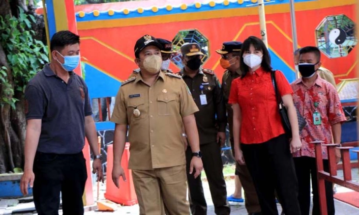 Menjelang Imlek, Wali Kota Tangerang Kunjungi Vihara Boen San Bio
