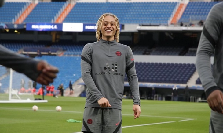 PSG Pede Pertahankan Xavi Simons